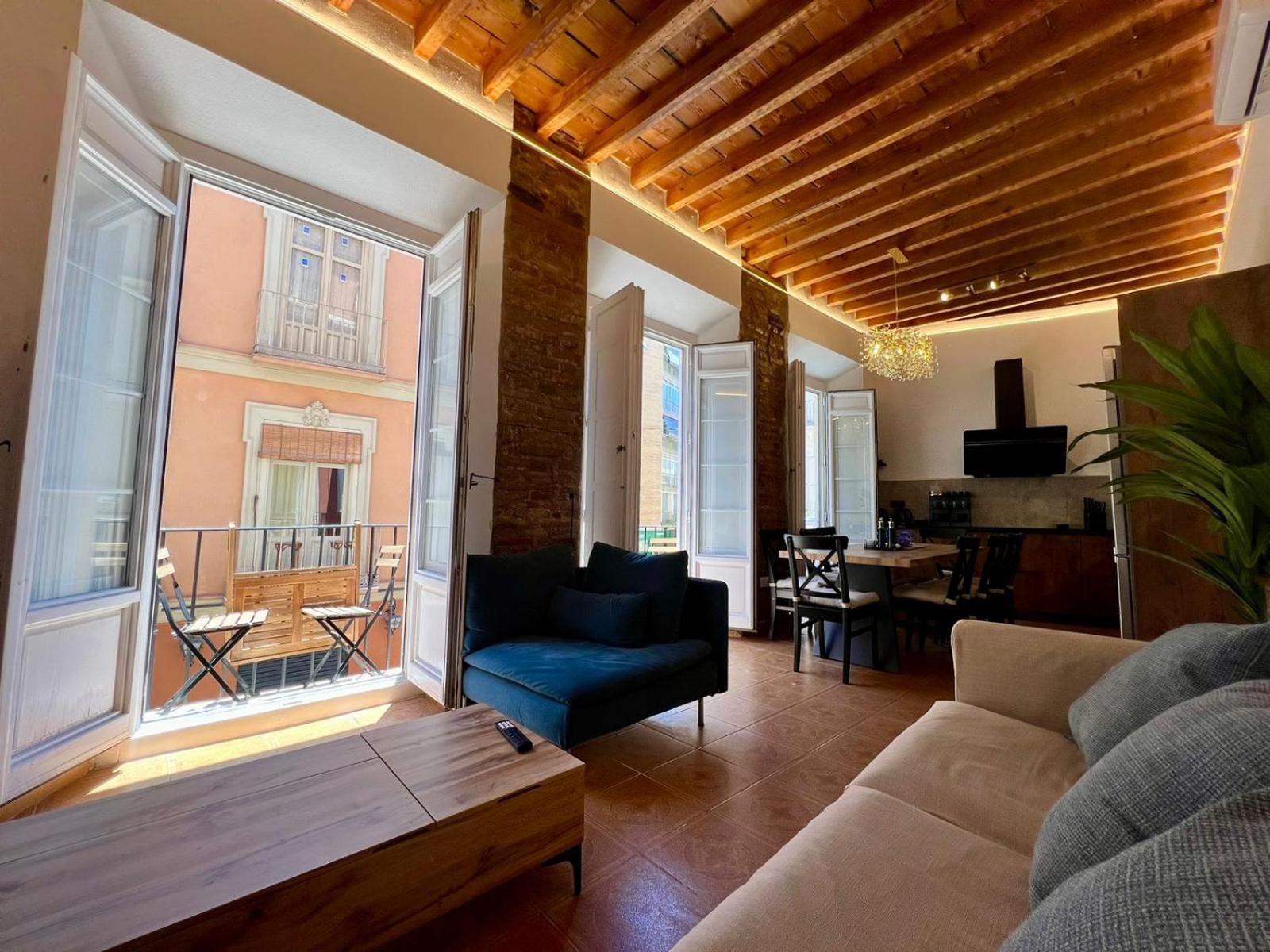 Casa Naty, Espacioso Renovado Apartamento En El Centro De Málaga Esterno foto