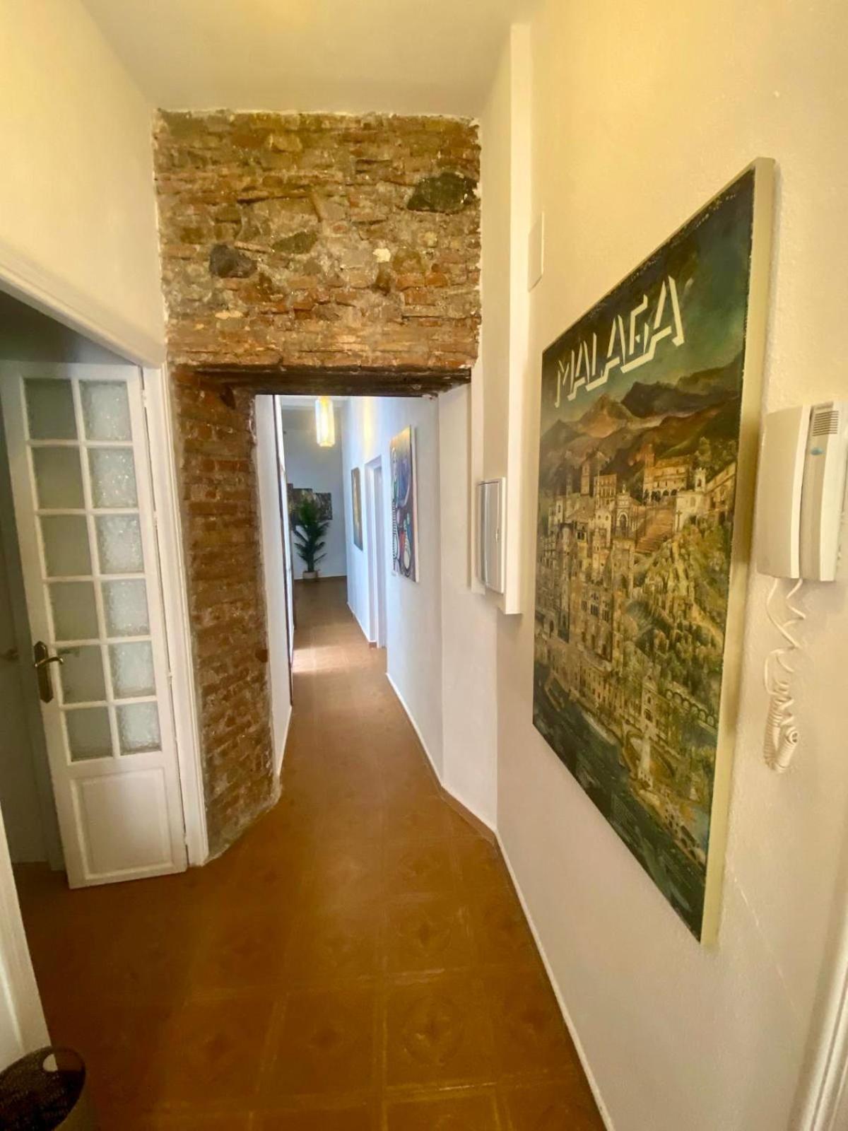 Casa Naty, Espacioso Renovado Apartamento En El Centro De Málaga Esterno foto