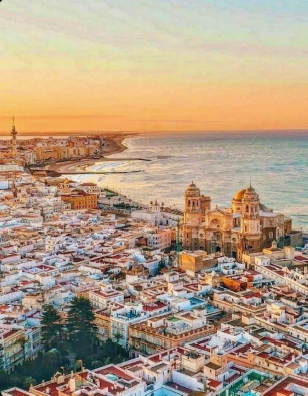 Casa Naty, Espacioso Renovado Apartamento En El Centro De Málaga Esterno foto
