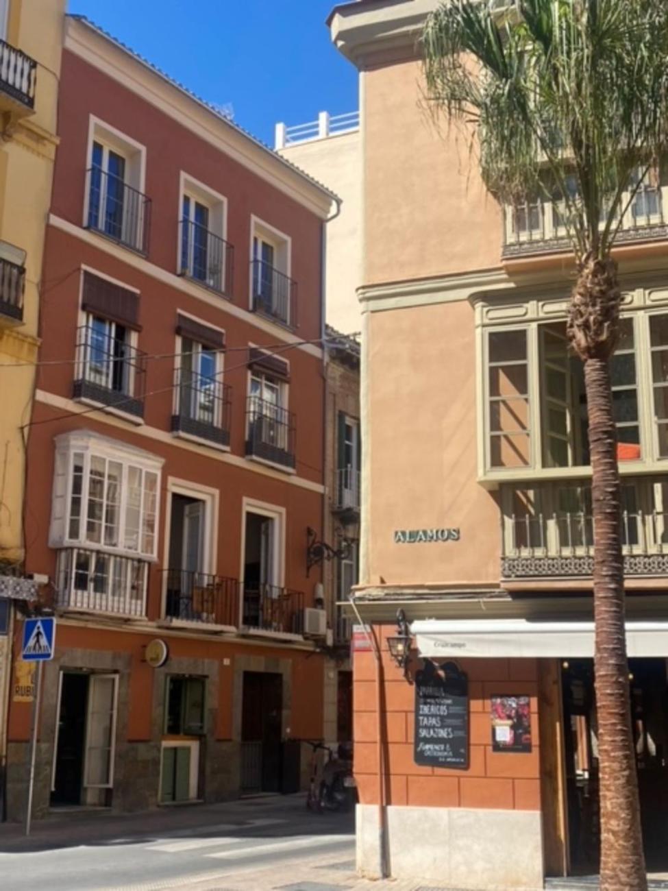 Casa Naty, Espacioso Renovado Apartamento En El Centro De Málaga Esterno foto