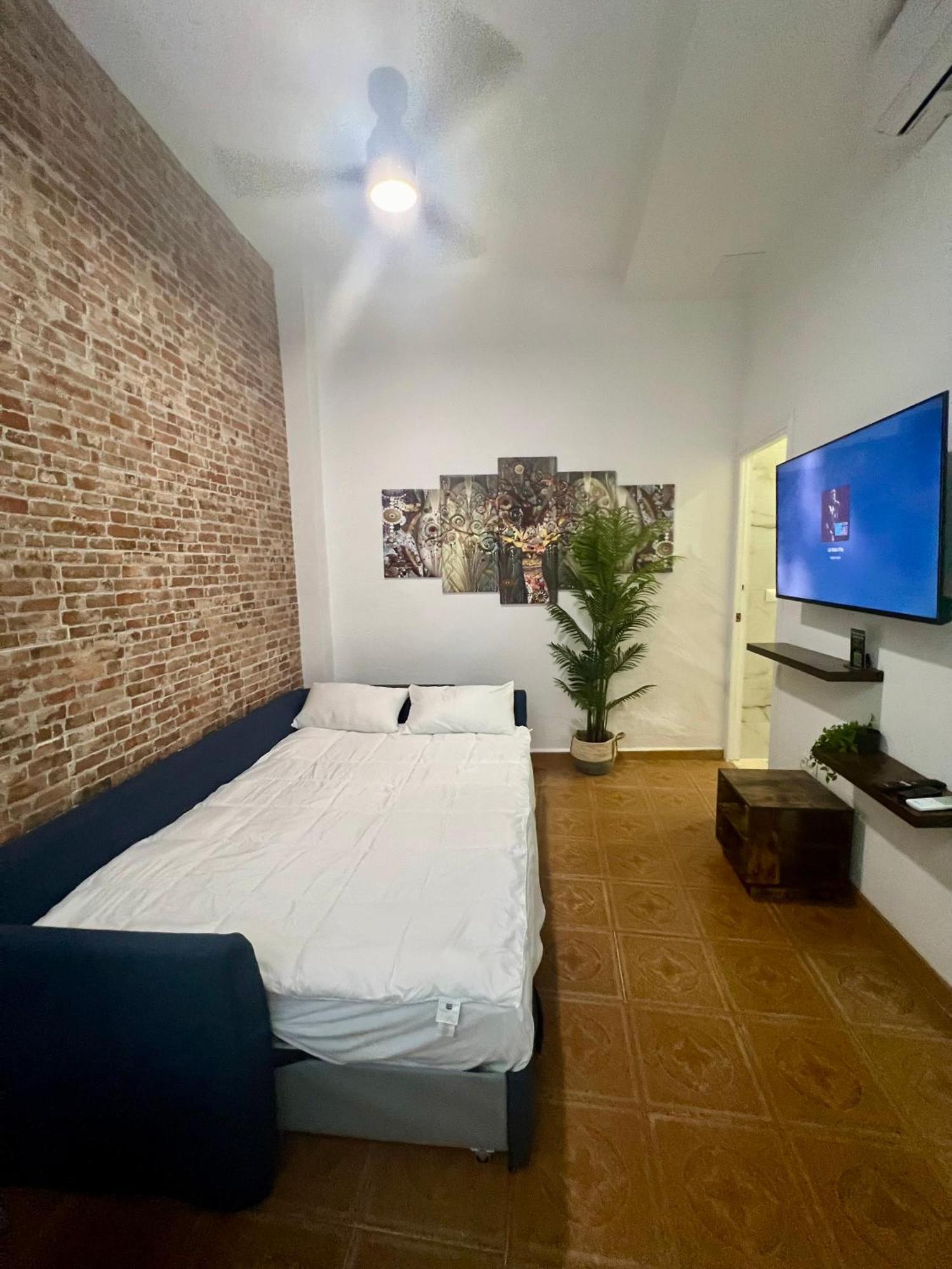 Casa Naty, Espacioso Renovado Apartamento En El Centro De Málaga Esterno foto